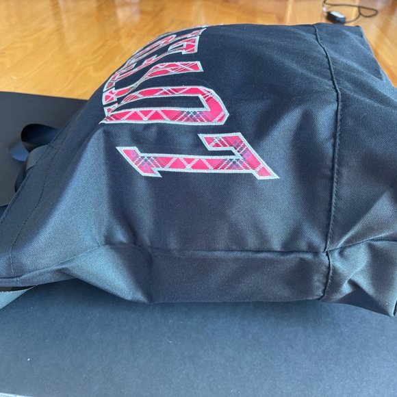 New Victoria’s Secret Pink Large Black Graphic Zippered Tote - Picture 5 of 7